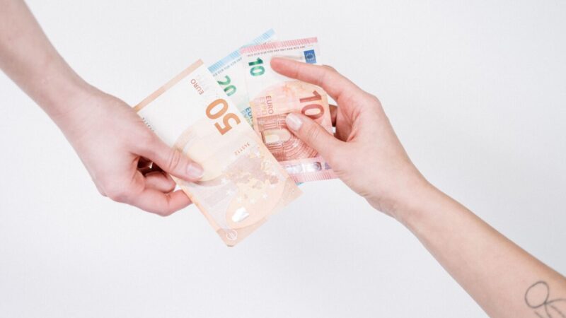 The 50/30/20 budget rule: How to actually follow it in 2026